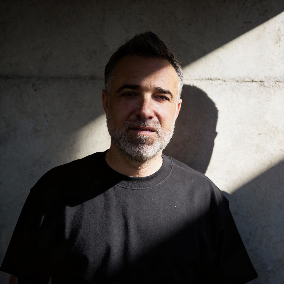 First on the list is “Traces” by Delon, a HOUSE album released on 13 May 26. Based in Nîmes, France the artist weaves a lush and immersive approach to the genre.