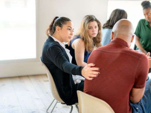 United We Stand: The Power and Pitfalls of Stop Smoking Support Groups