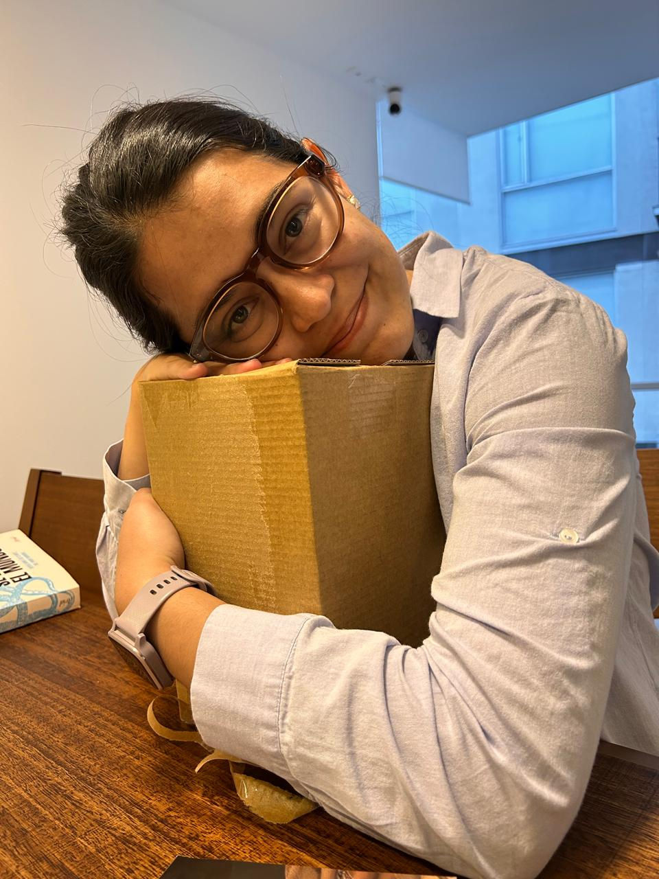 Llegué de viaje y ahí estaba la cajita con los libros, esperándome.