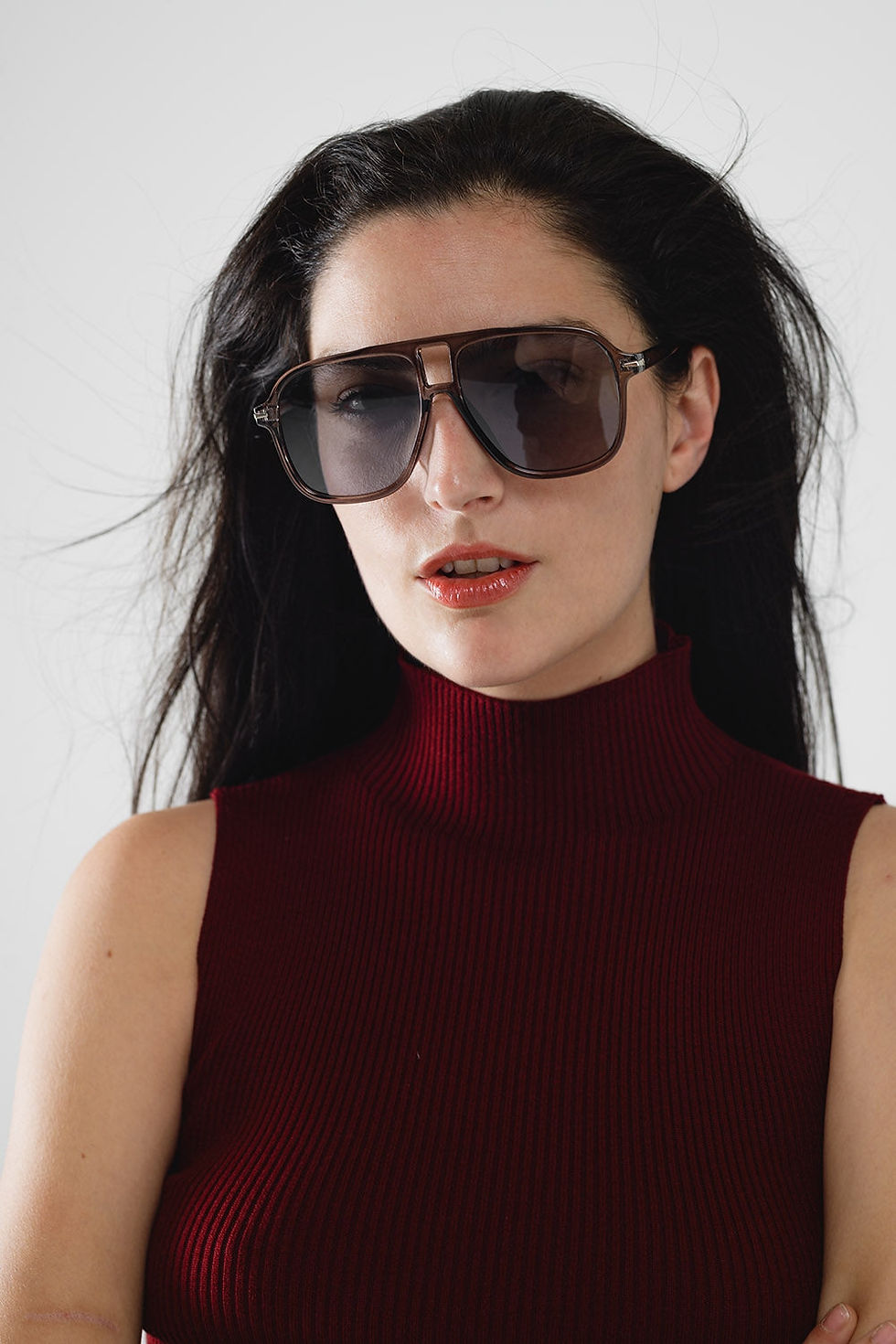 Miniaturbild: Oval Aviator Suglasses With Smoke Gray Lens in Gray