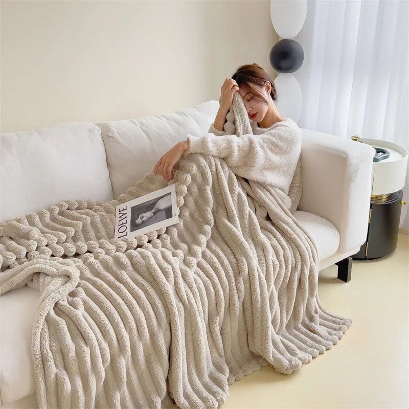 縮圖：Light luxury Solid Color Multifunctional Rabbit Velvet Blanket