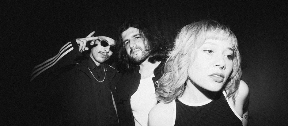 O trio entrou em nova fase com o lançamento do single pulsante e deu novo fôlego ao próximo disco