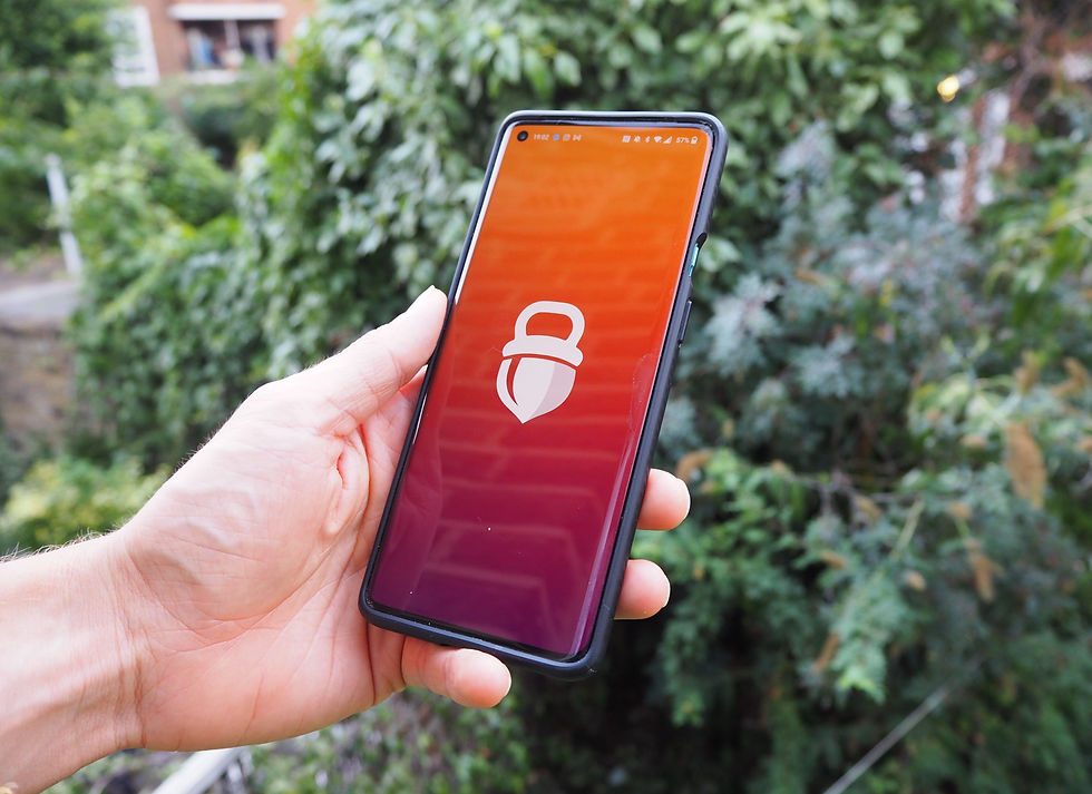 Someone using nuumi, an app which is more than just a workout tracking app, it's a social fitness plan designed to make you do more to keep fit.
