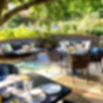 TERRASSE A L HEURE DU PETIT DEJEUNER