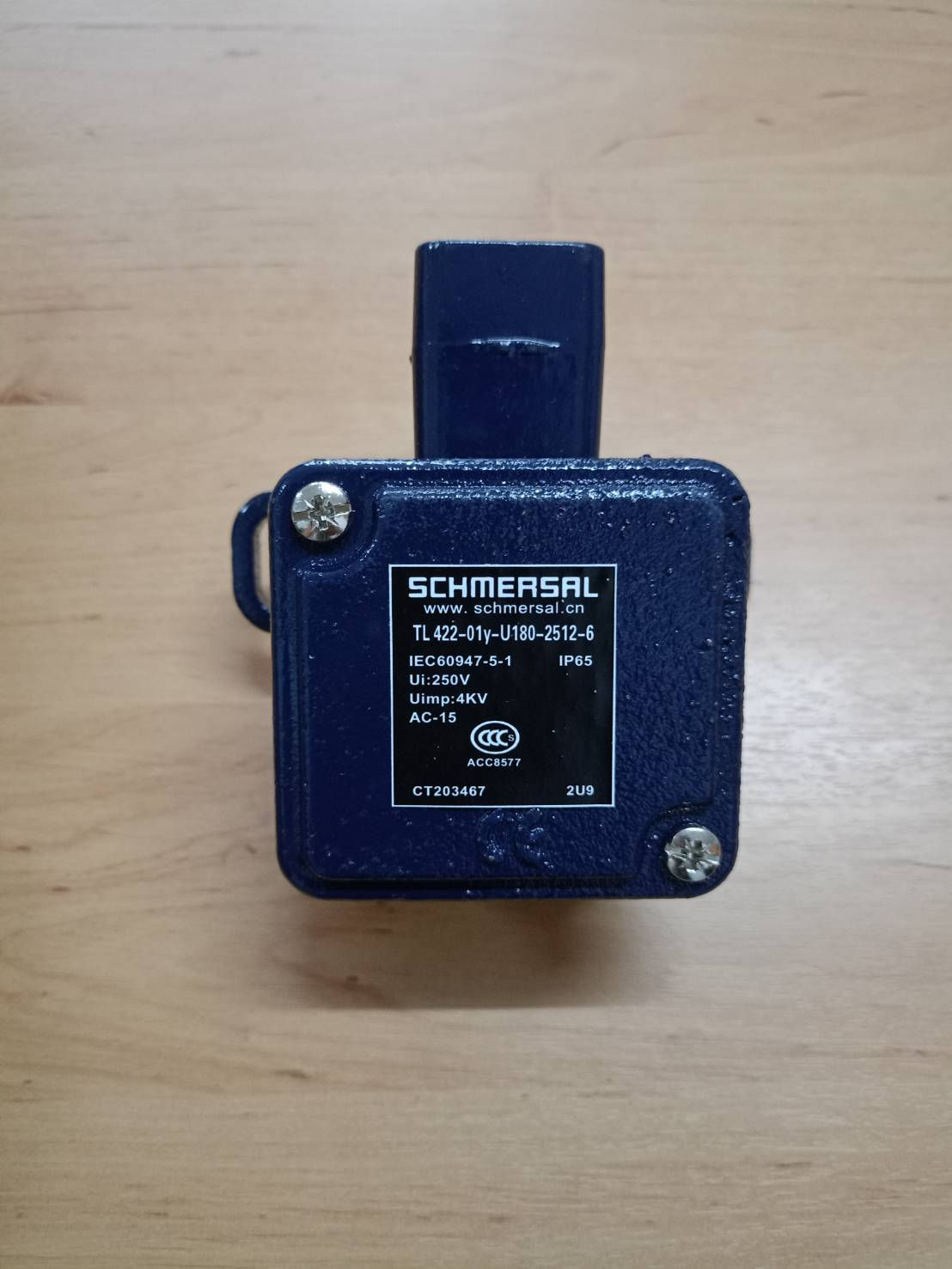 ลิมิตลิฟท์ ขึ้น-ลง Schmersal TL422-01Y-U180-2512-6