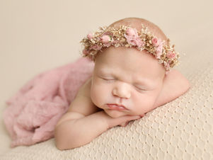 How to Actually Find a Professionally Trained Newborn Photographer
