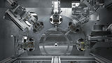 3D-Visualisierung einer automatisierten Montageanlage von Bendrat Studio