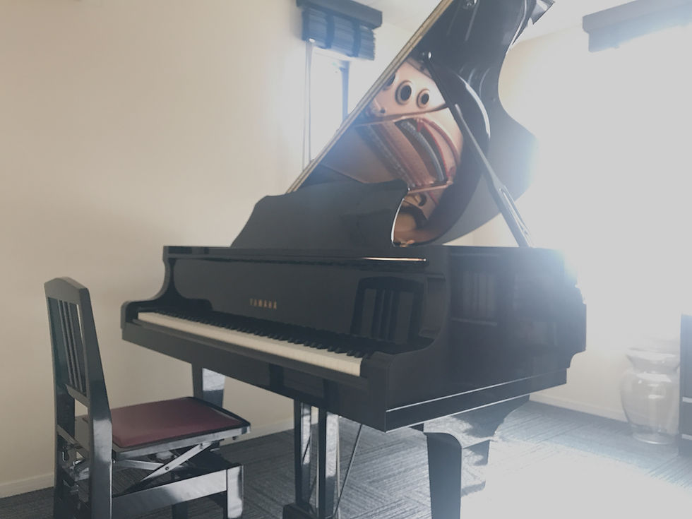 グランドピアノ