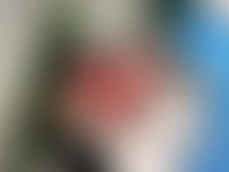 クリスマスプレゼントに喜ぶ子ども