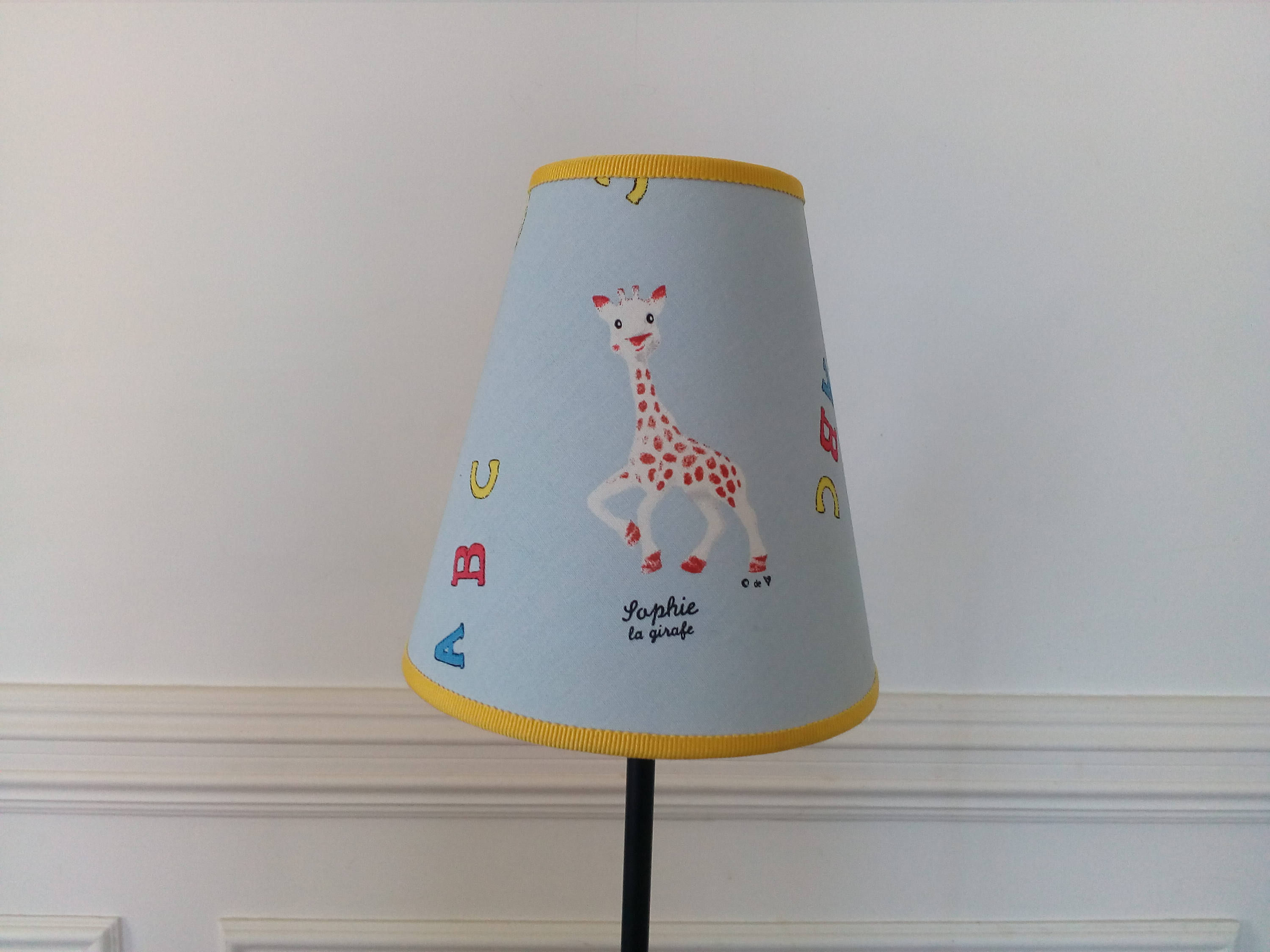 Lampe baladeuse en coton. Motif girafe bébé "Sophie".
