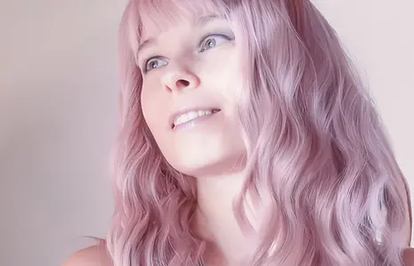 Artist Alessanara