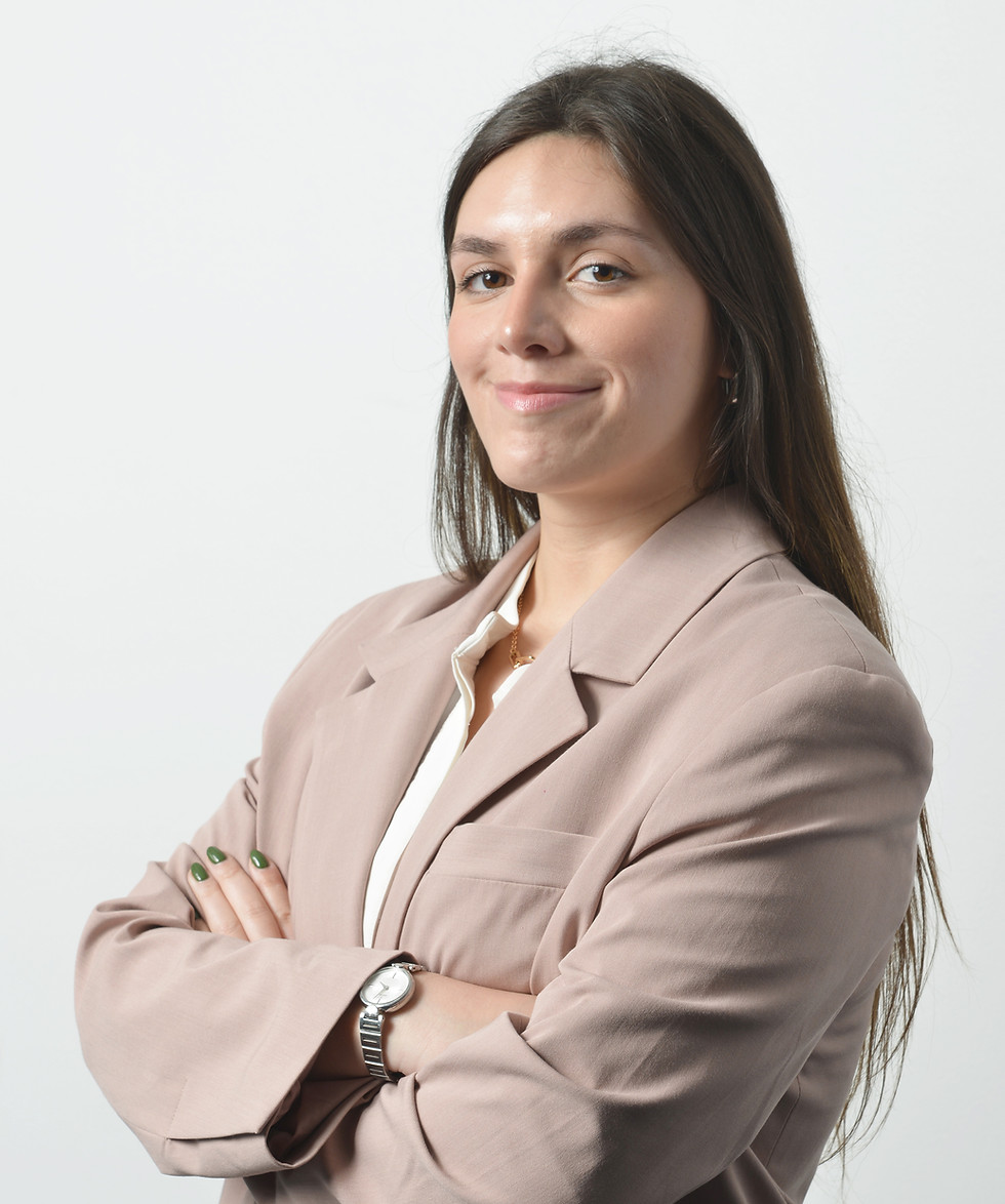 Laura Aranguiz_color.jpg