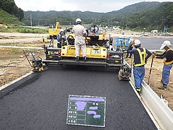 フィニッシャー 施工.jpg