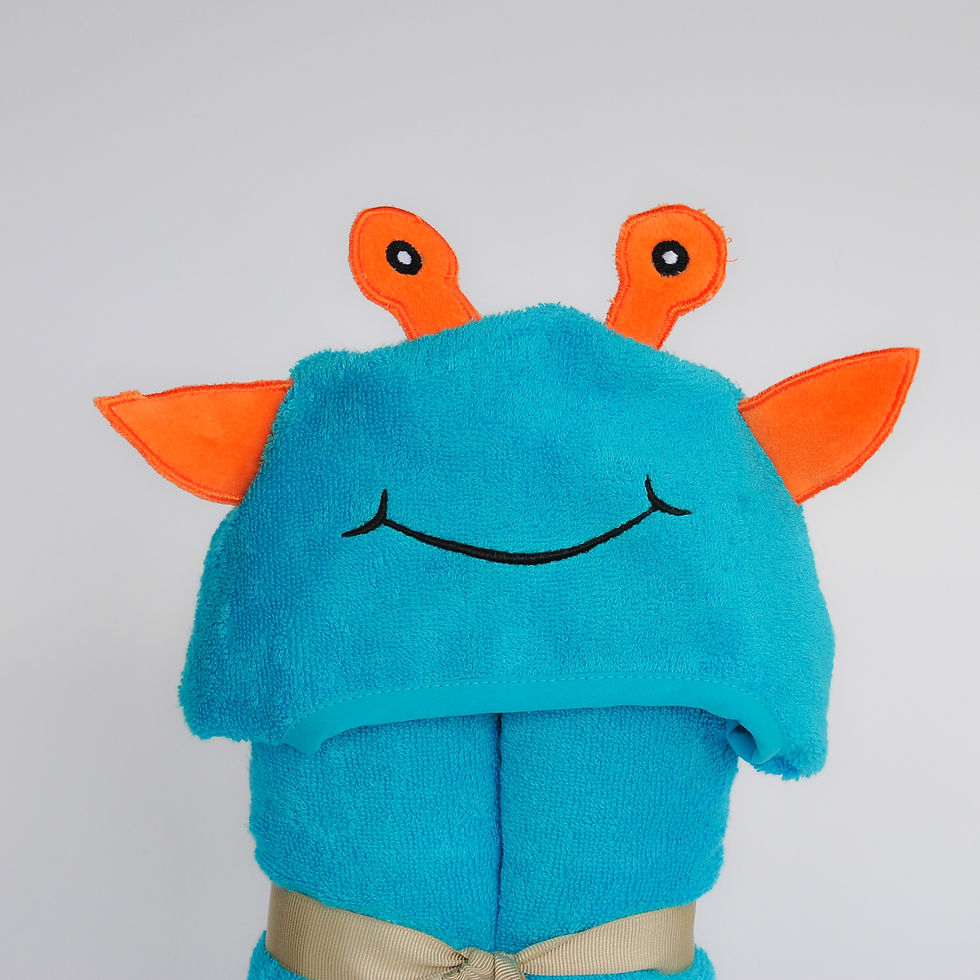Thumbnail: Bamboo Rayon Alien Hooded Turkish Towel:Little Kid