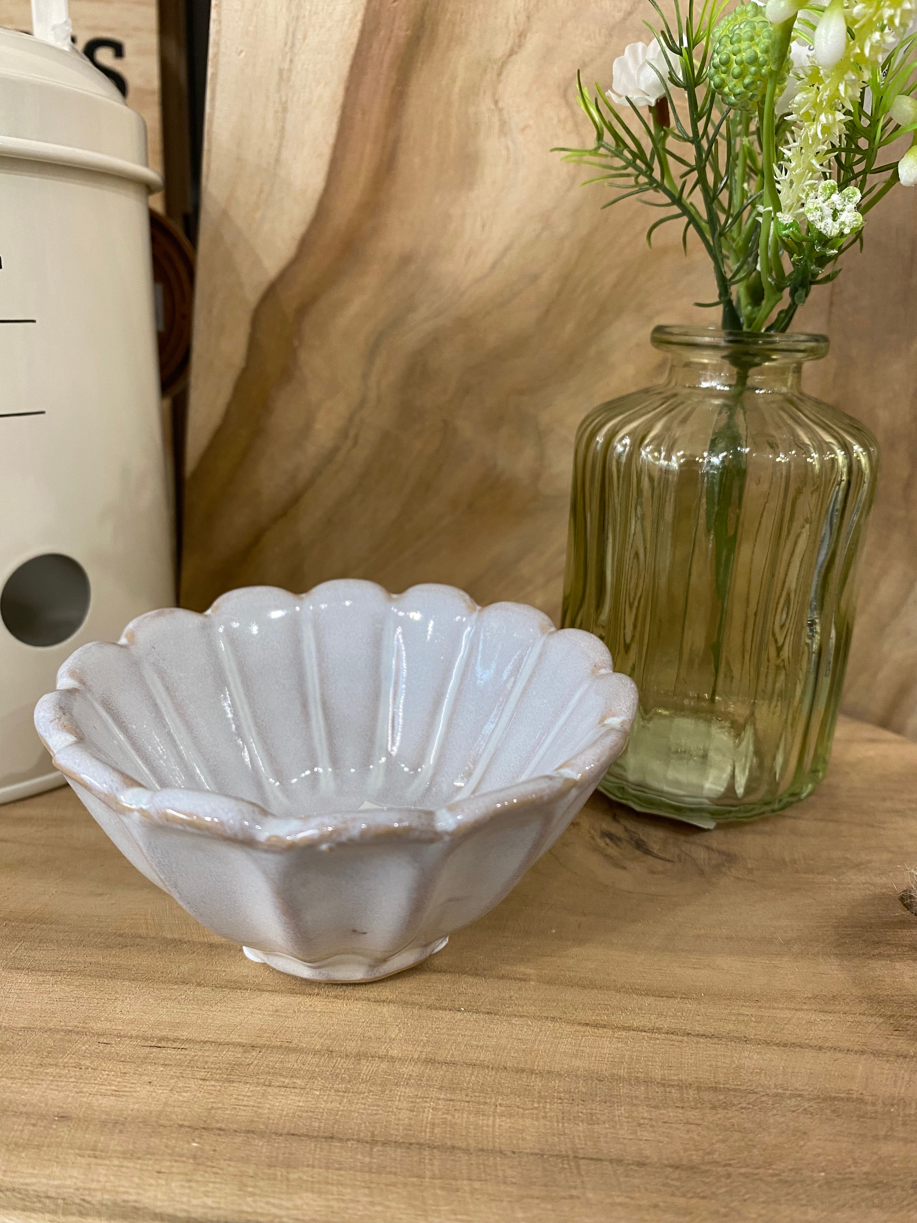 Mini stoneware fluted stonewash bowl