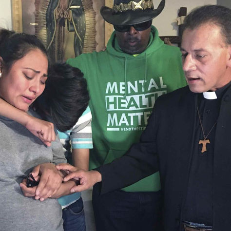 AHORA LA MIGRA TE MULTA POR MILES POR REFUGIARTE EN IGLESIAS