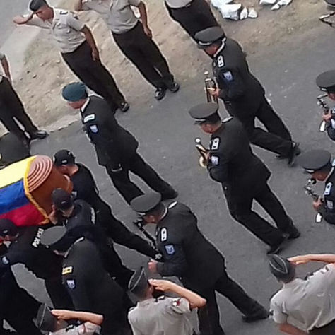 FUE SEPULTADO POLICÍA QUE MURIÓ EN ATAQUE A CAMPAMENTO MINERO