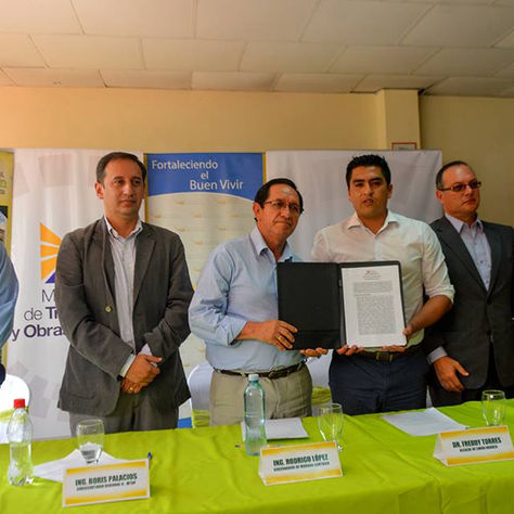 FINALMENTE SE FIRMÓ CONTRATO PARA REINICIO DE TRABAJOS EN LA VÍA GUALACEO-LIMÓN