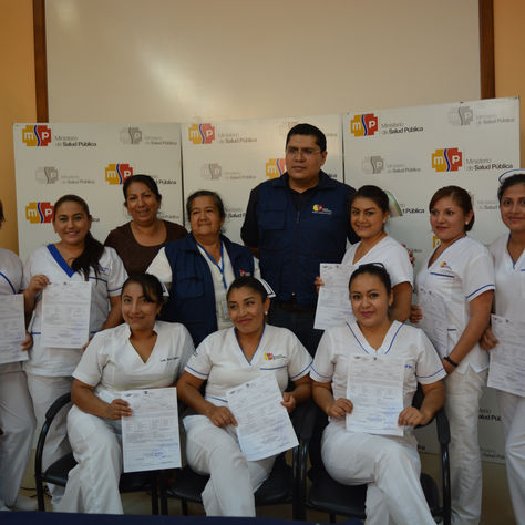 ENFERMERAS DEL HOSPITAL GENERAL DE MACA RECIBEN NOMBRAMIENTO DEFINITIVO