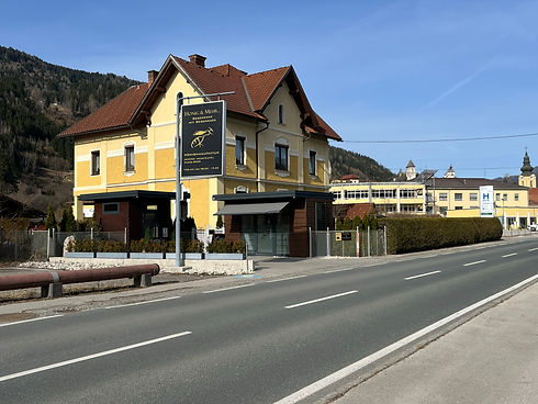 Imkerei Neunteufel - die Imkerei in Friesach/Kärnten für Honig, regionale Geschenke und Mitbringsel und vor allem für Bienenstockluftinhalationen.