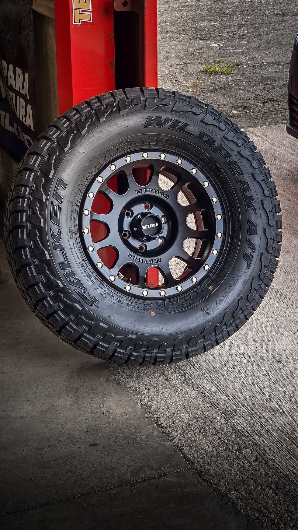 Miniatura: Method 305 Matte Black 6x139.7 R17