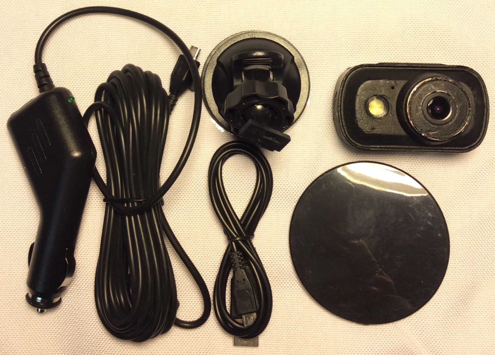 HD Dash Cam w attachment, cable
