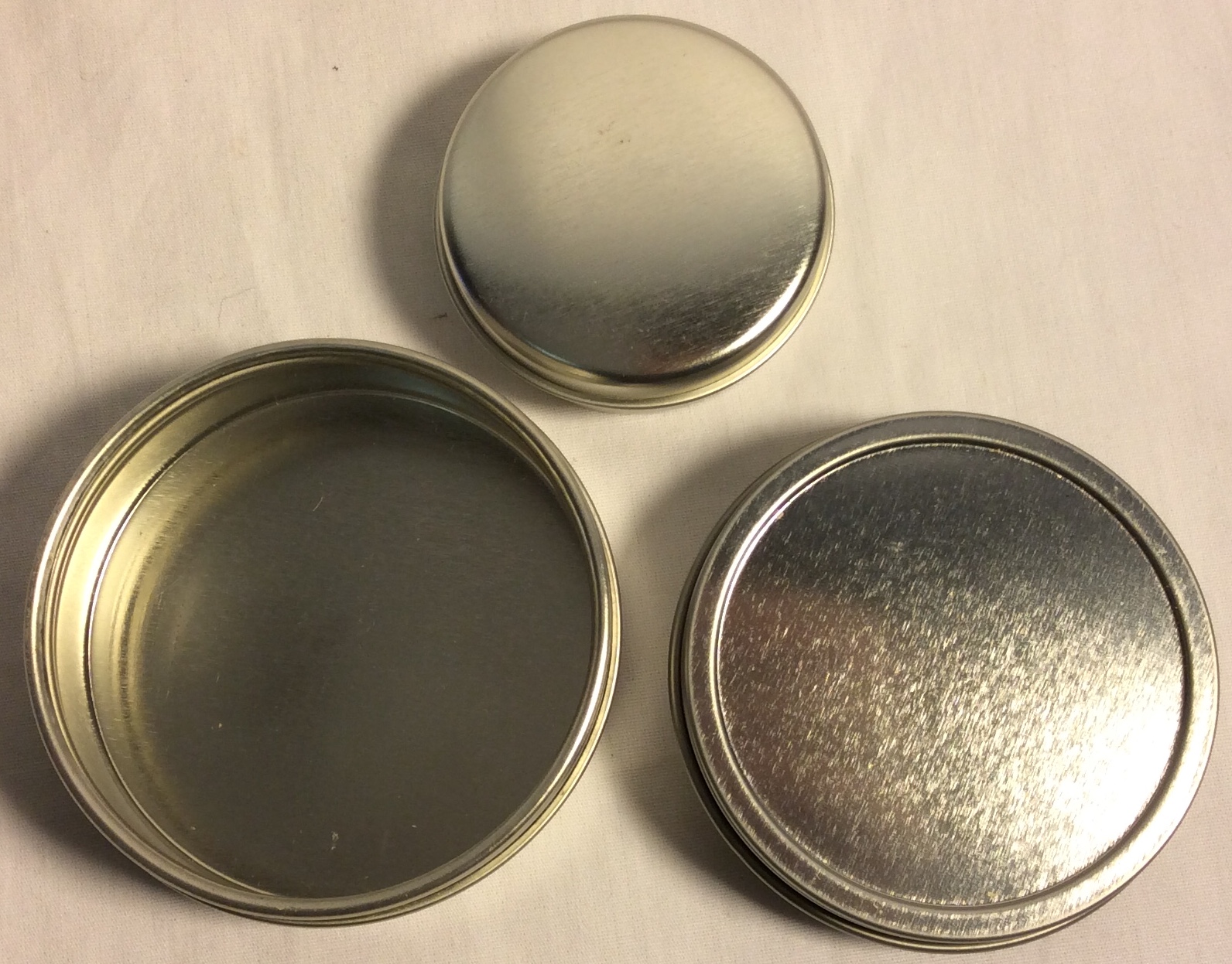 Round metal tins with lids - 3 sizes
