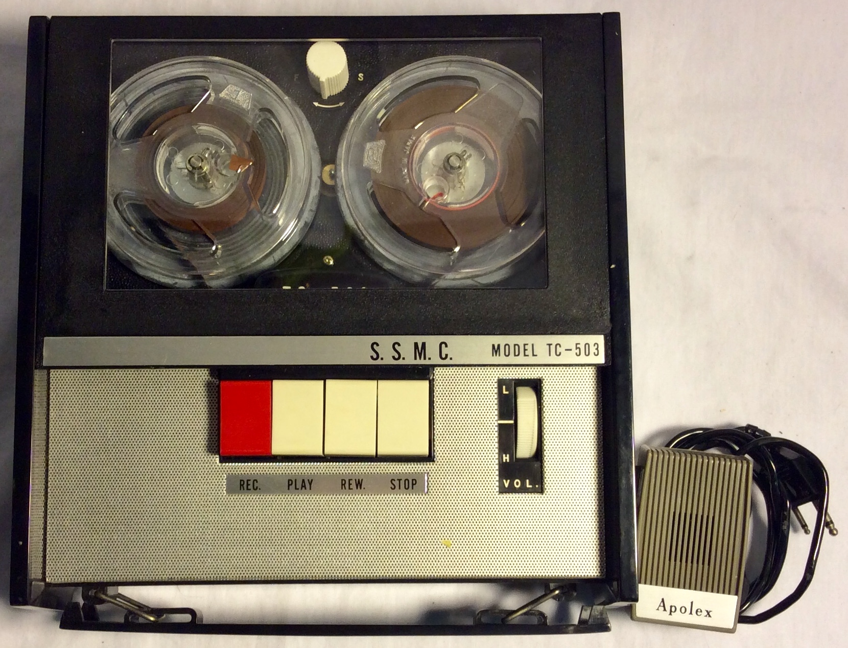 Reel to reel tape recorder
