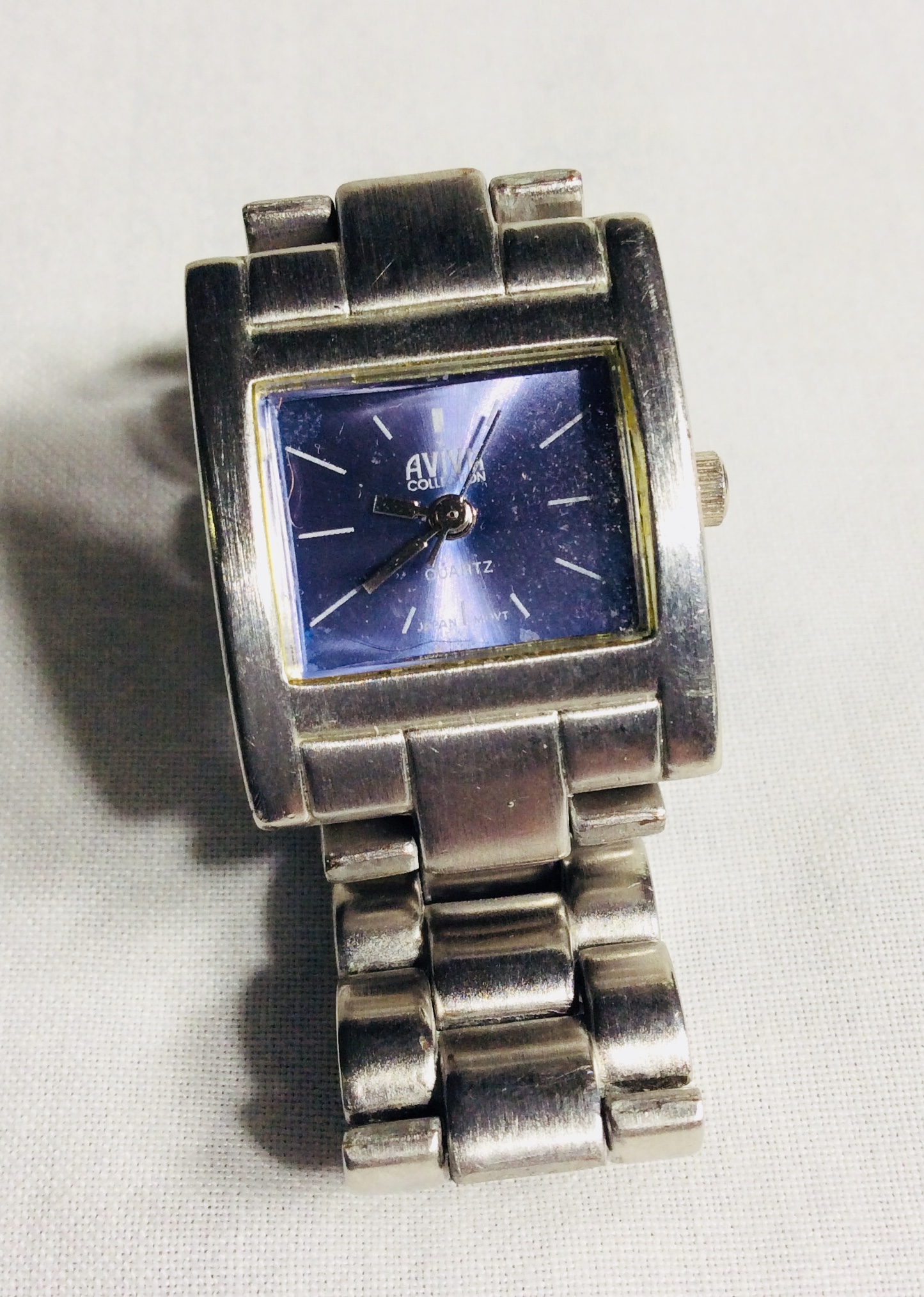 Aviva silver watch