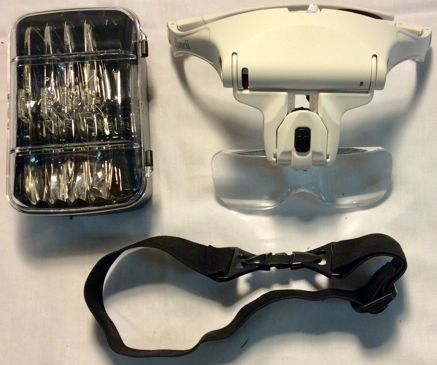 Fancii Magnifier glasses w LED light