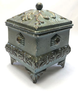 Decorative metal tin w/ legs