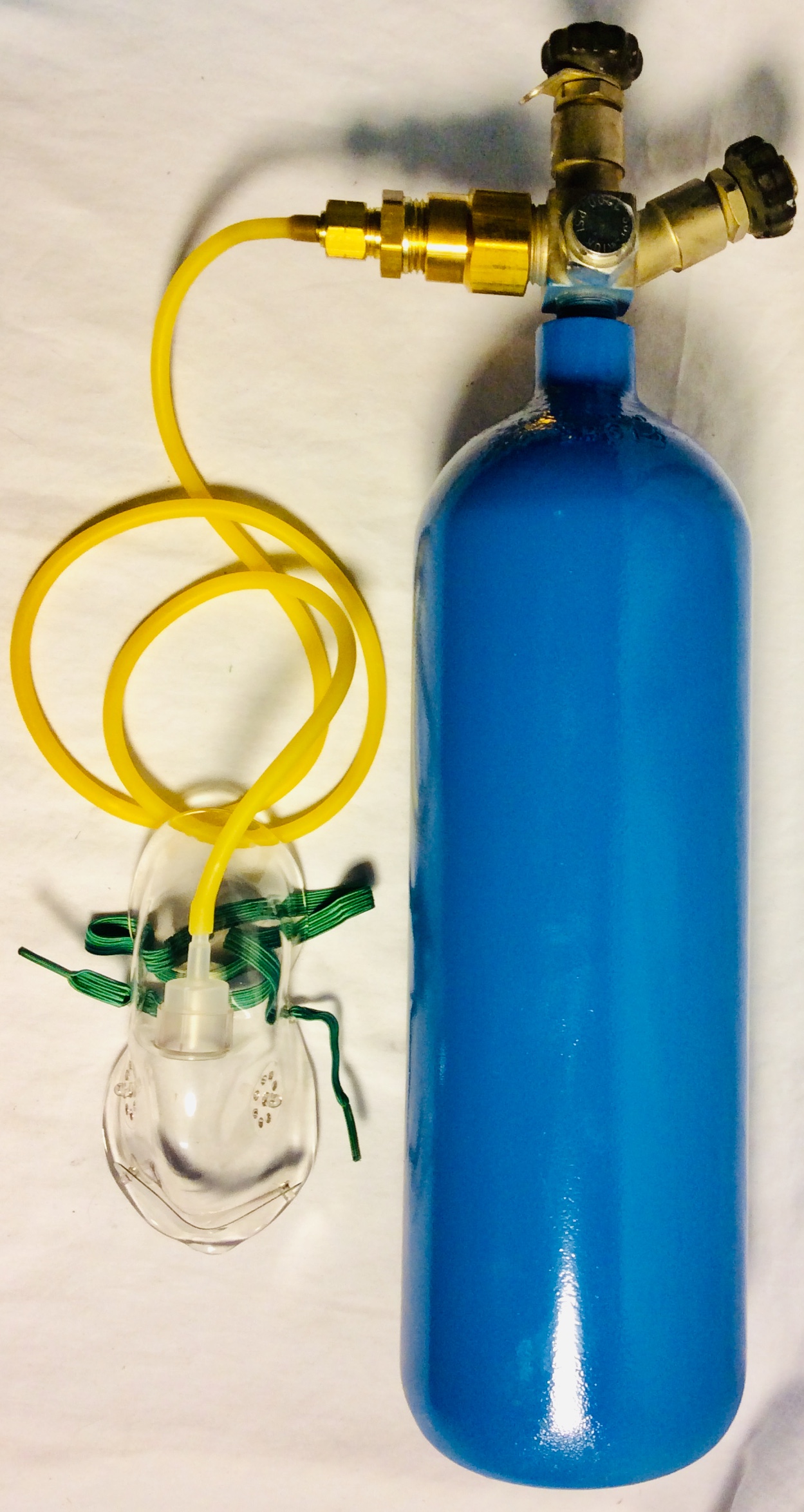 Blue o2 tank with oxegen mask