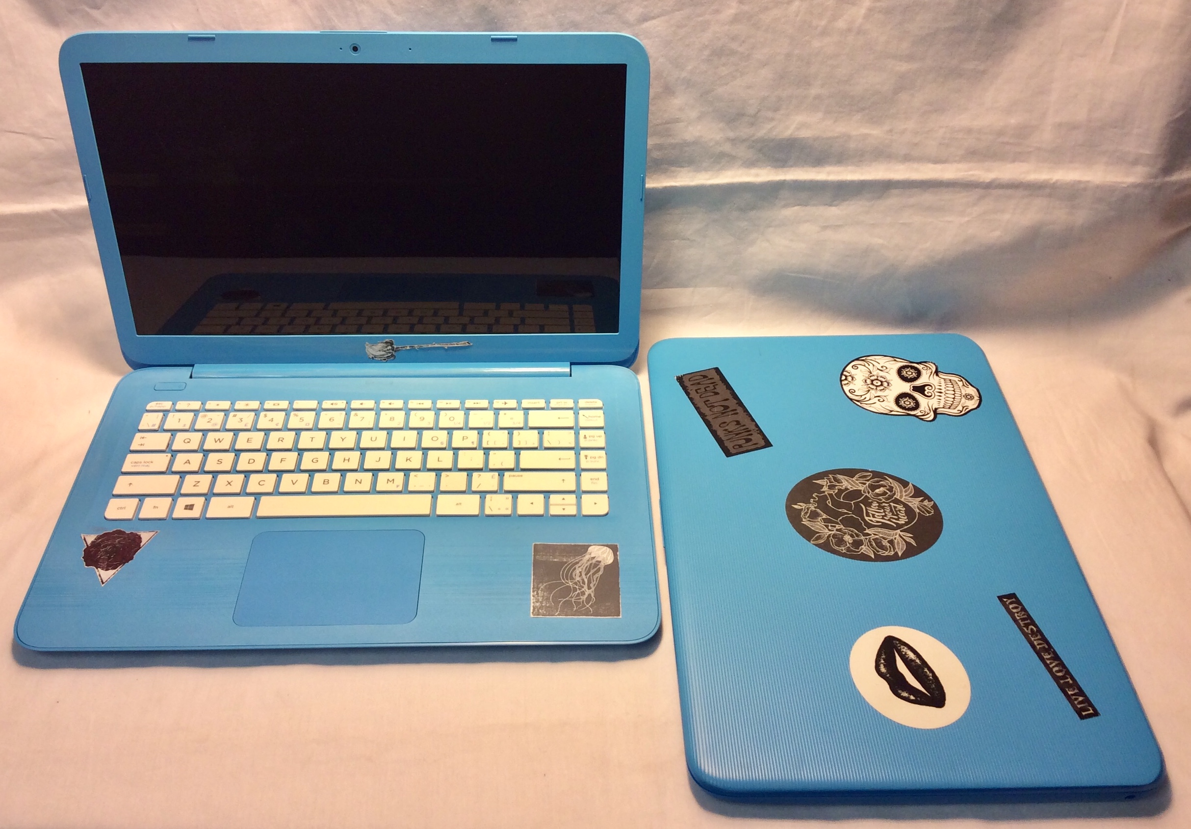 Working light blue HP Stream Laptop