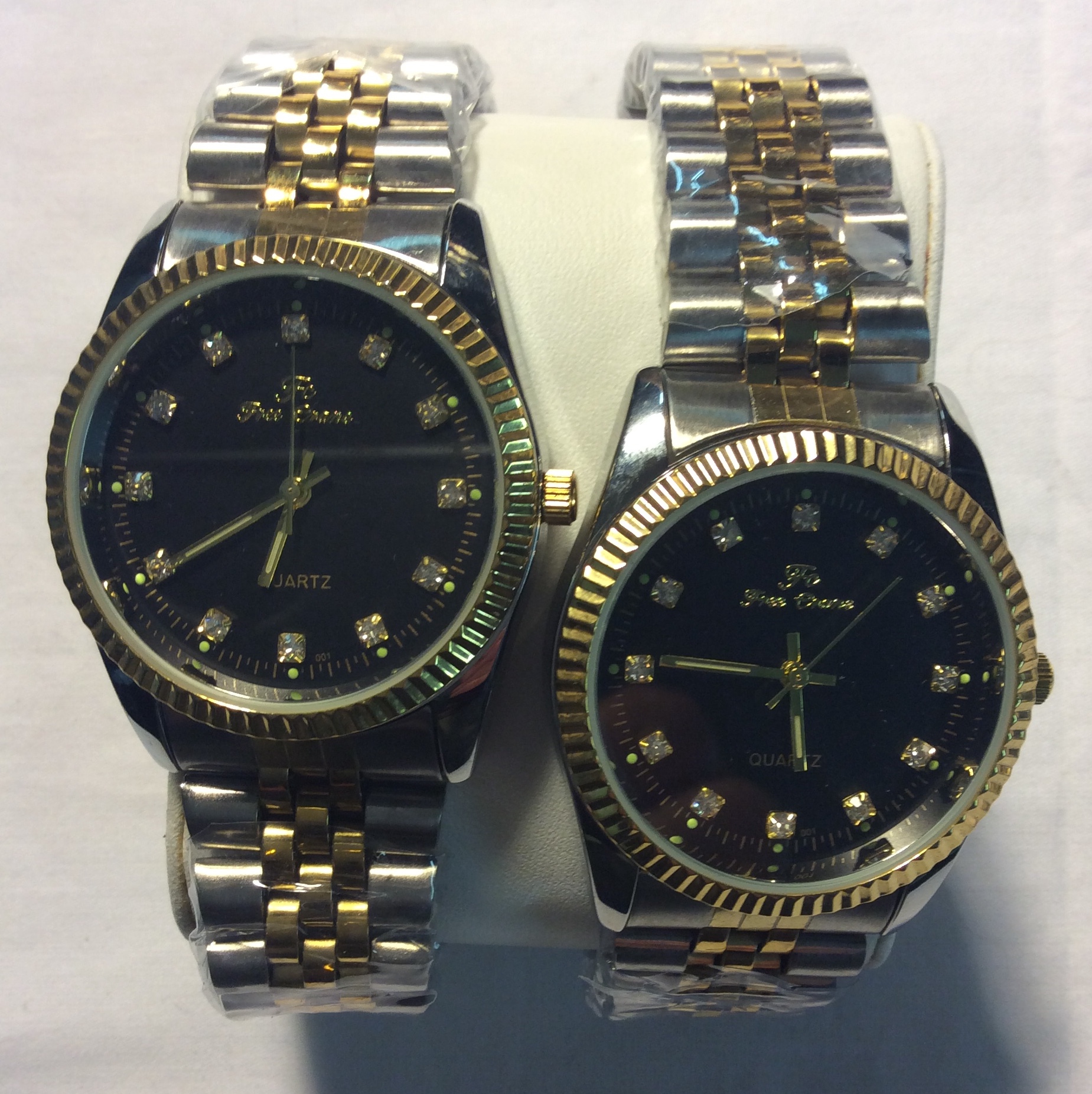 Free Crane watch - Round black back