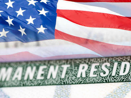 Inmigrantes ingresan a Estados Unidos en espera de una Green Card