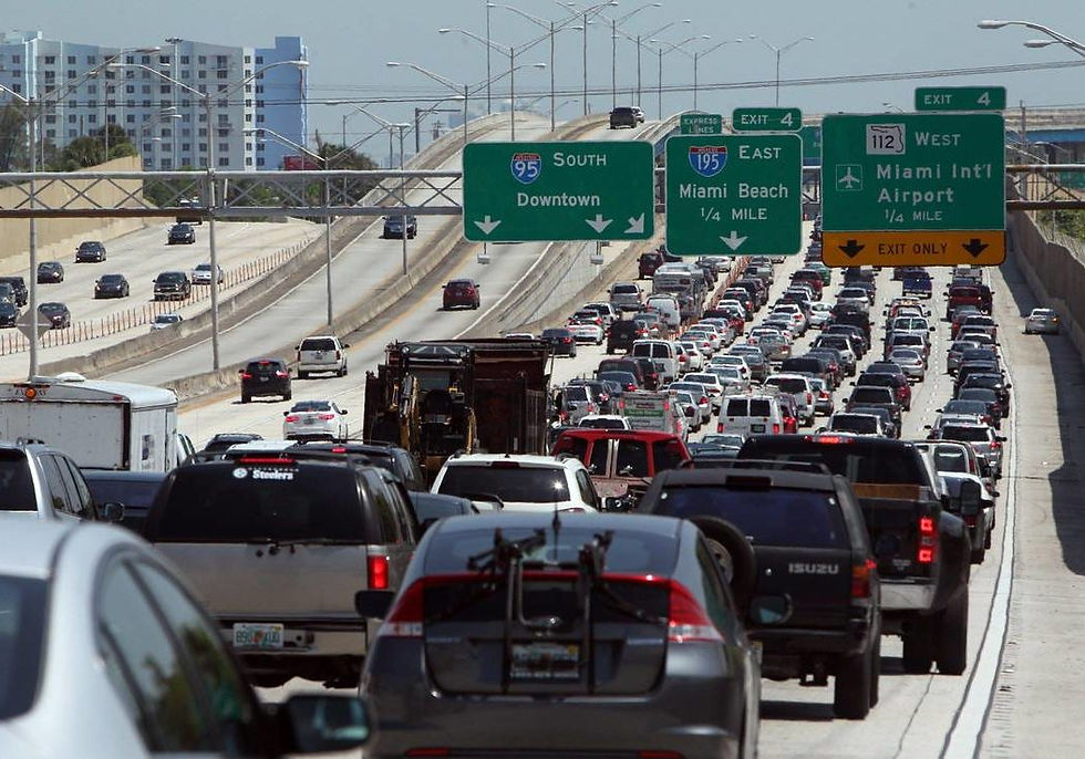El condado de Miami-Dade ha puesto en marcha un plan innovador cuyo objetivo es facilitar a sus habitantes el acceso a servicios vitales, como la emisión o regularización de licencias de conducir.