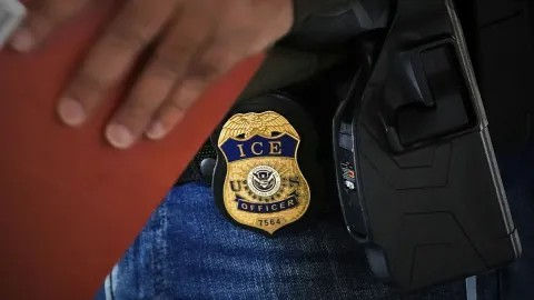 La Asociación Americana de Abogados de Inmigración (AILA) ha expresado su preocupación al advertir que esta política representa un intento de establecer criterios legales a nivel nacional sin tener en cuenta las circunstancias específicas de cada caso.