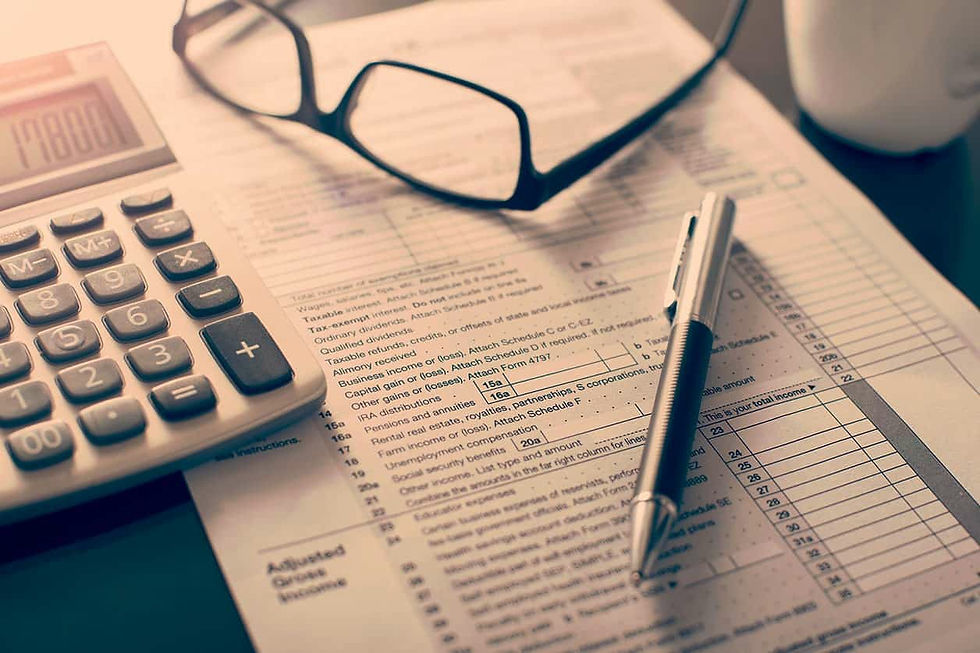Puede hacerlo mediante la retención de impuestos por parte de su empleador o realizando pagos de impuestos estimados.
