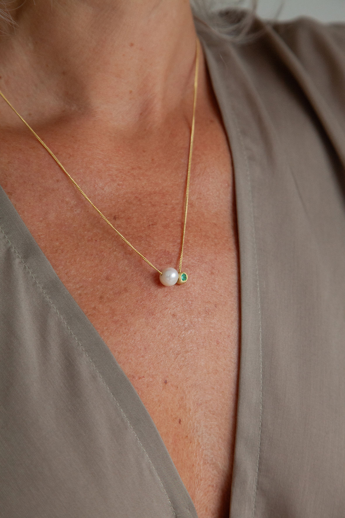 Gargantilha Sonho Esmeralda Dourada