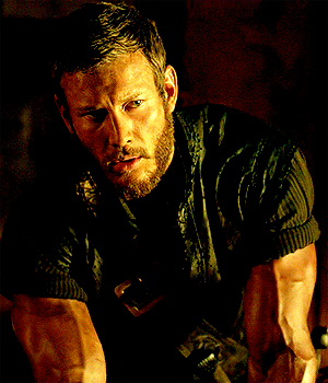 Tom Hopper gif 1.gif
