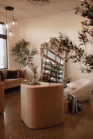 Mane Artistry Salon in Bloomington mn