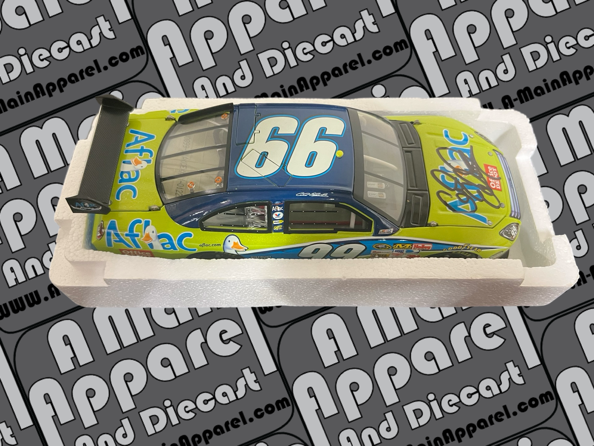 *Autogrphed* Carl Edwards 1:24th Aflac Nascar