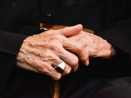 The Stillpoint Program provides holistic, evidence-informed care that honors dignity and peace during life’s final transitions. Drawing from both Eastern and Western healing traditions, the program complements traditional medicine by easing symptoms, calming the nervous system, and fostering emotional stability for patients, caregivers, and clinicians.