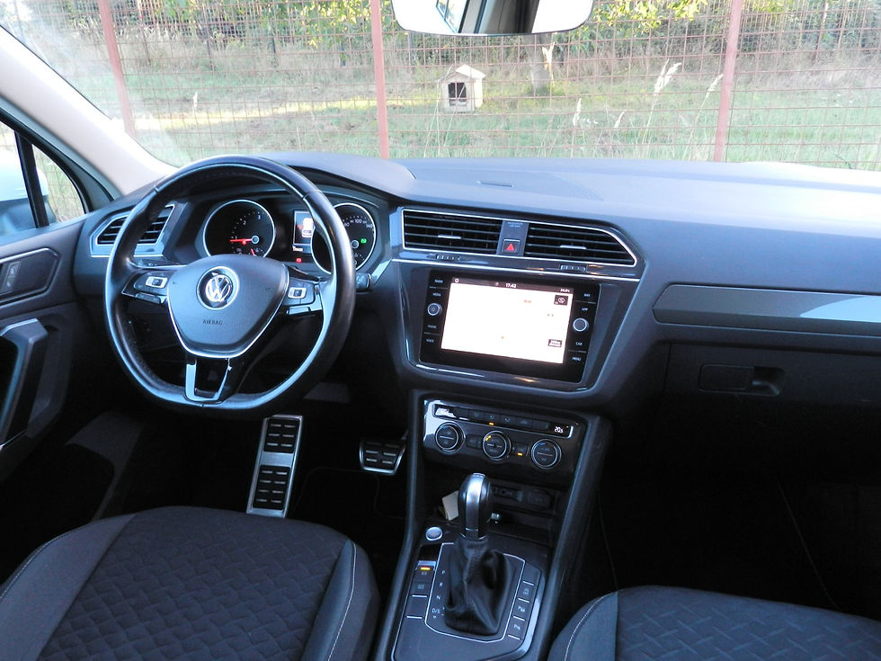 Miniatură: Volkswagen Tiguan 2.0TDI 150CP Highline CONNECT White