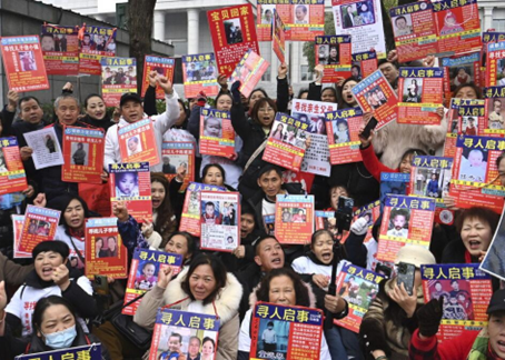 中国的领养市场如何催生了儿童贩卖