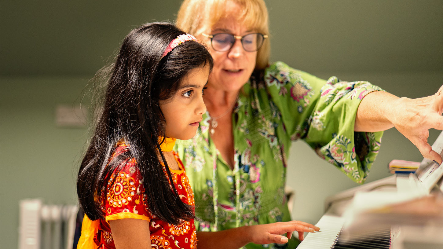 Encore Music and Wellness Centre's beginner piano lesson with Ishani.