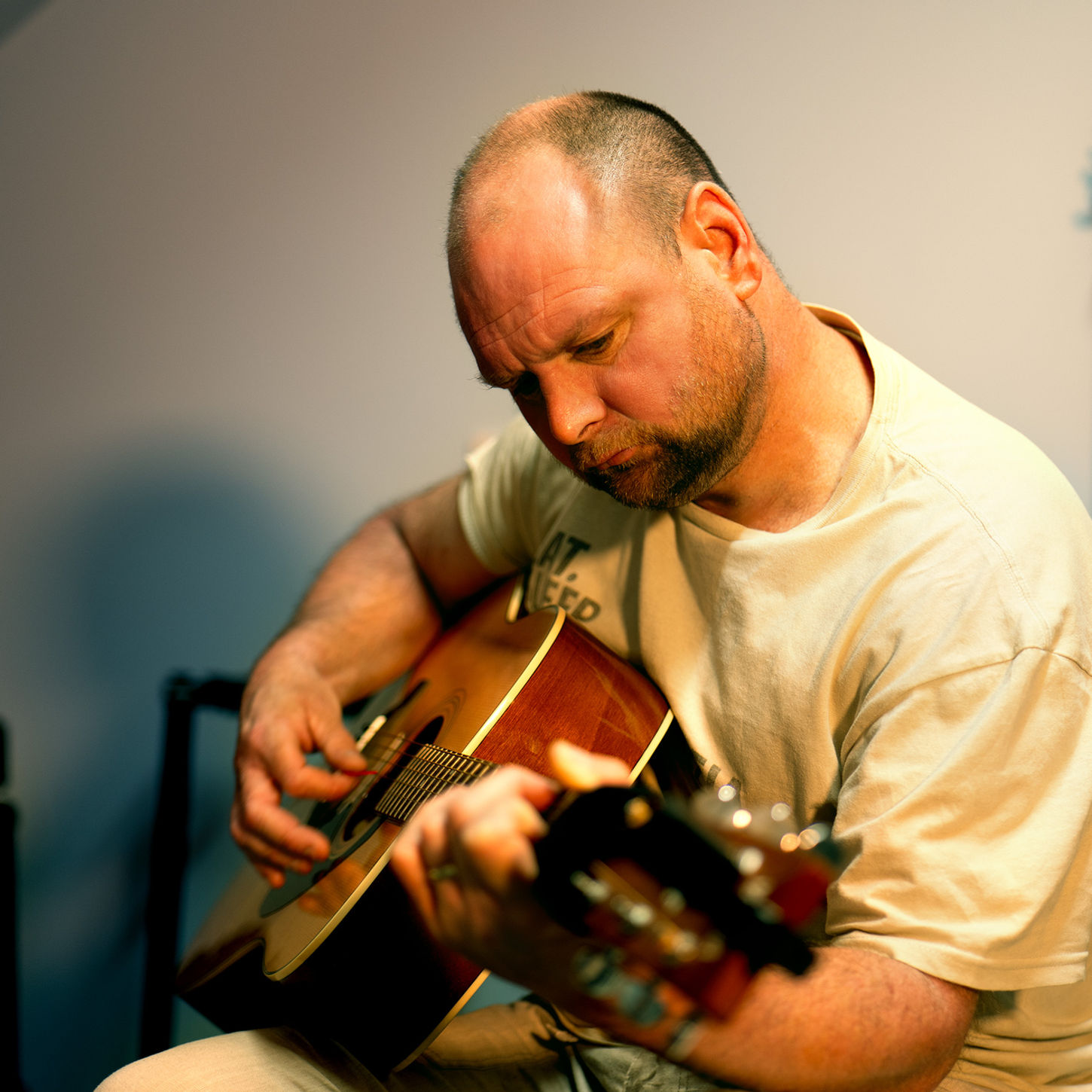 Pete gaining a new found confidence in his guitar playing in his Encore guitar lessons.