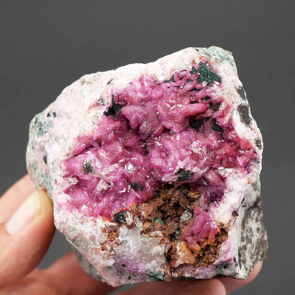Thumbnail: Cobaltodolomit, Malachit - Mashamba West Mine, D.R. Kongo