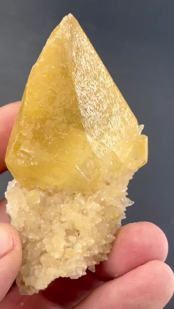 Thumbnail: Calcite – West Yellowstone, Gallatin Co., Montana, USA