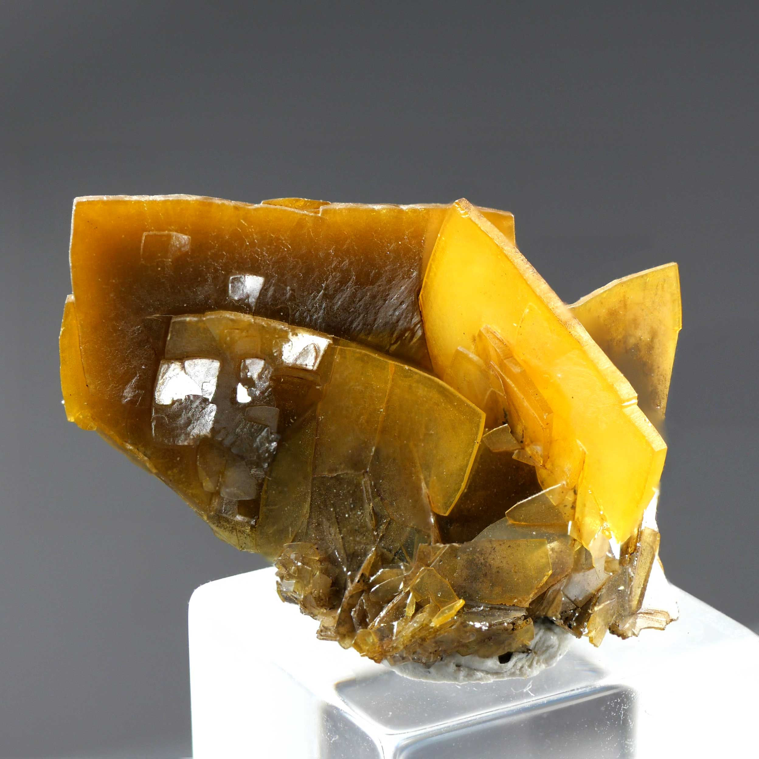 Wulfenite - Defiance Mine, Gleeson, Arizona, USA
